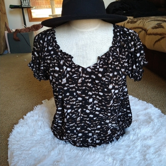 Isabella Rodriguez Small Petite Flowy Blouse - Picture 2 of 4